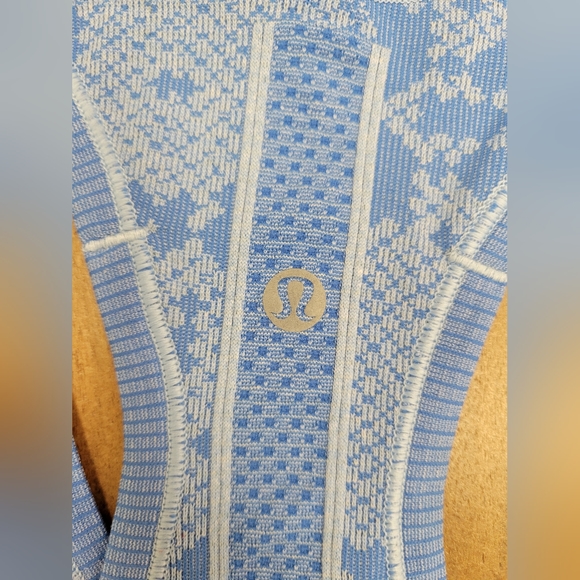 Lululemon classic tank - Picture 3 of 6